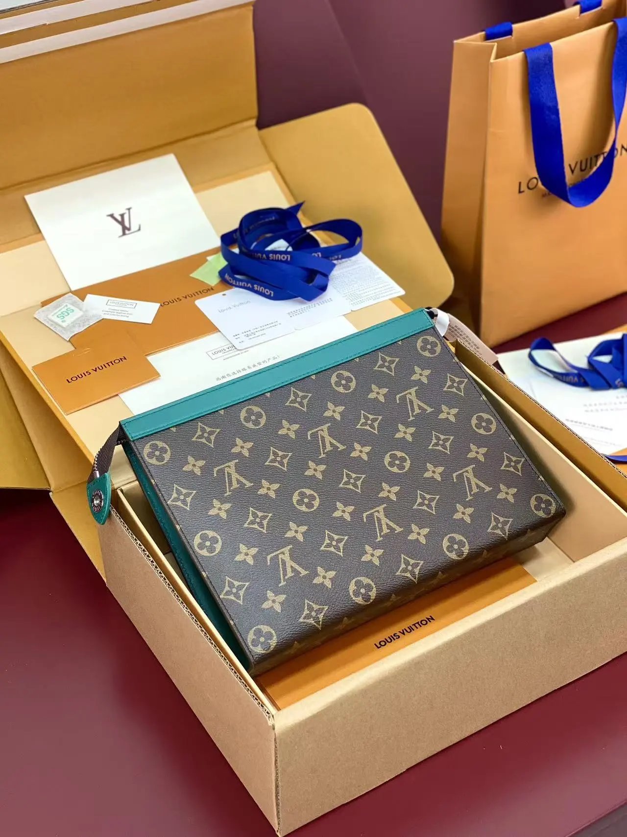 2098LLL889BAG 13