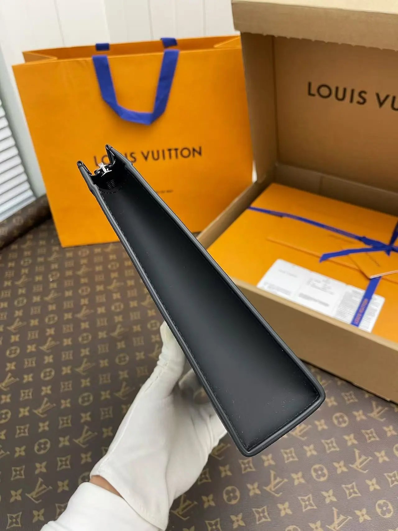 2098LLL889BAG 2
