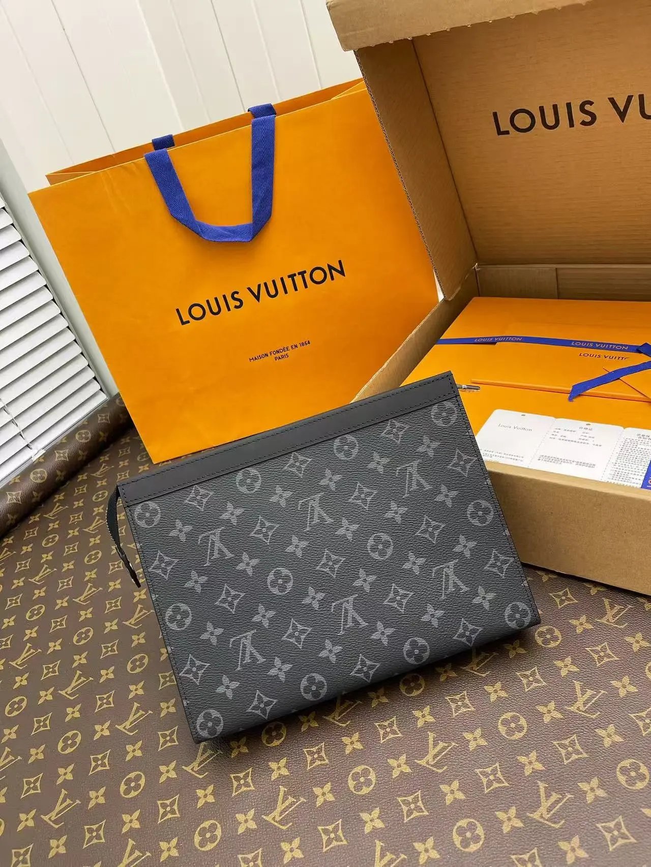 2098LLL889BAG 4