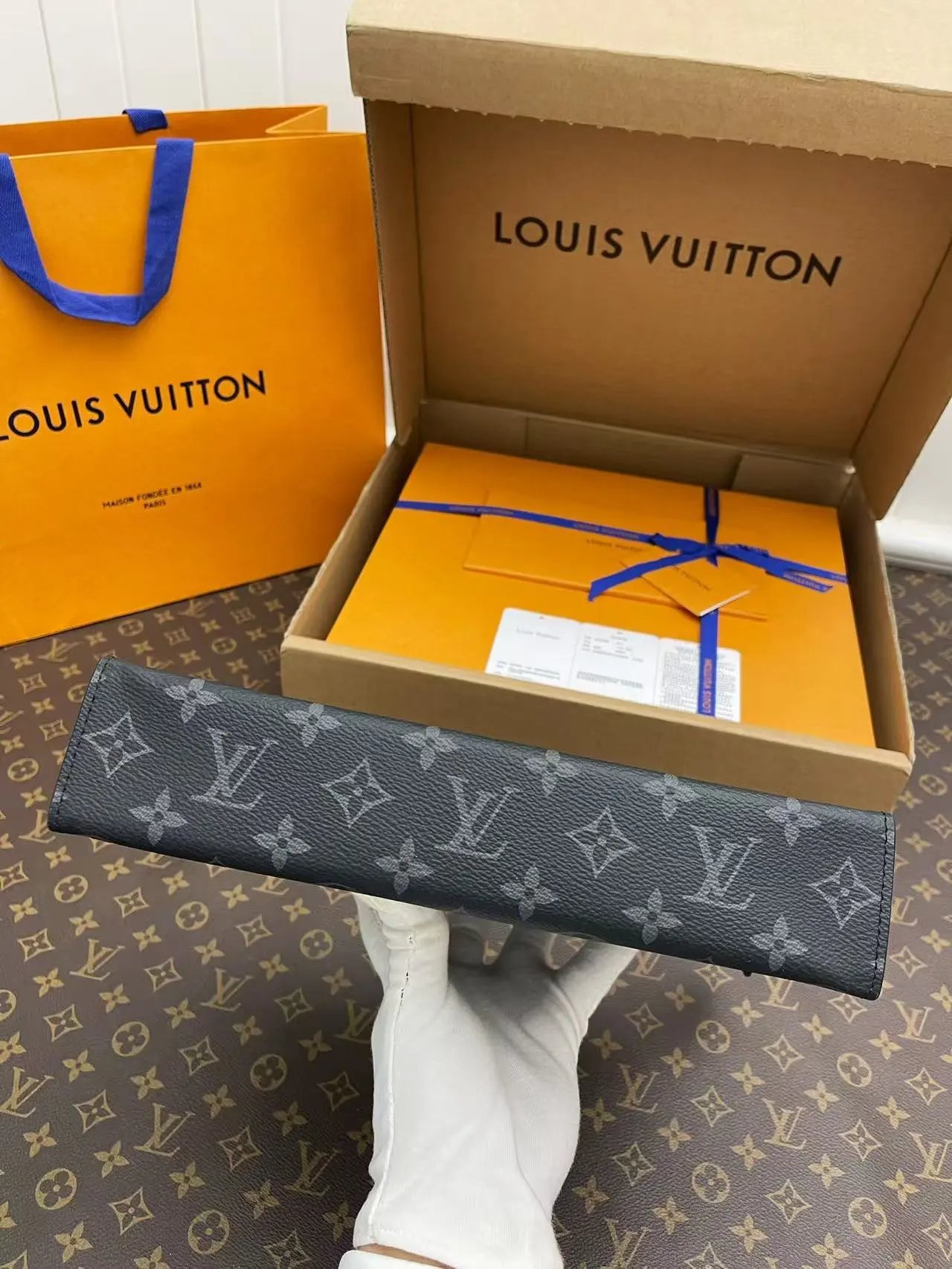2098LLL889BAG 3