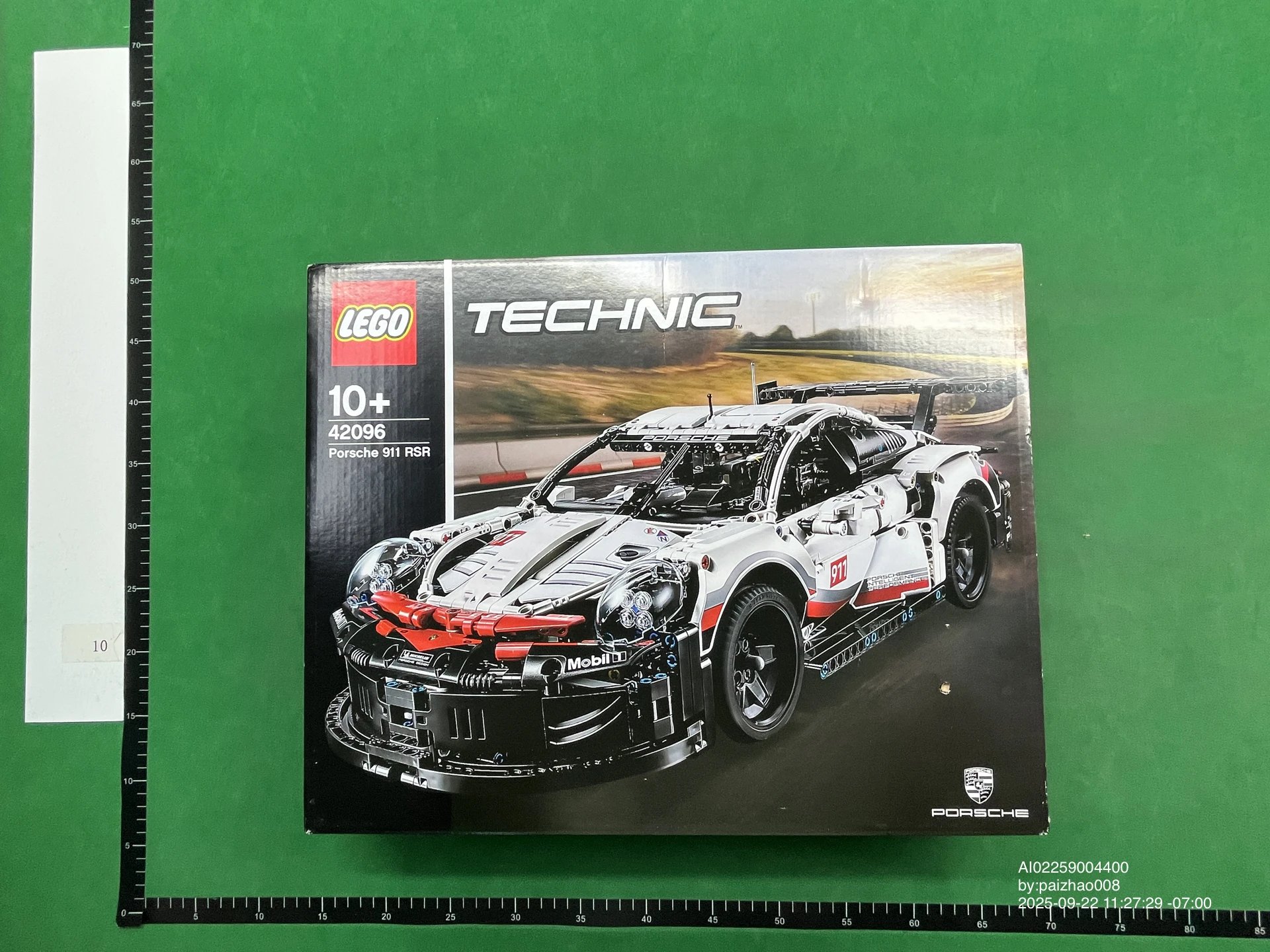 款一Porsche 911 With Logo