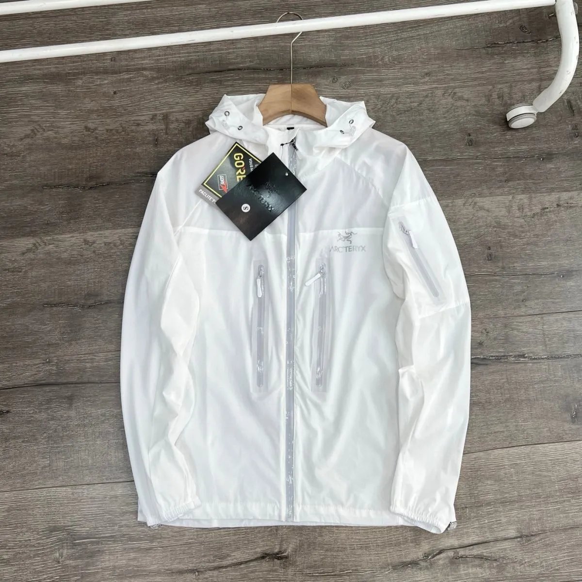 Arc'teryx Beta LT Jacket Gore-Tex White