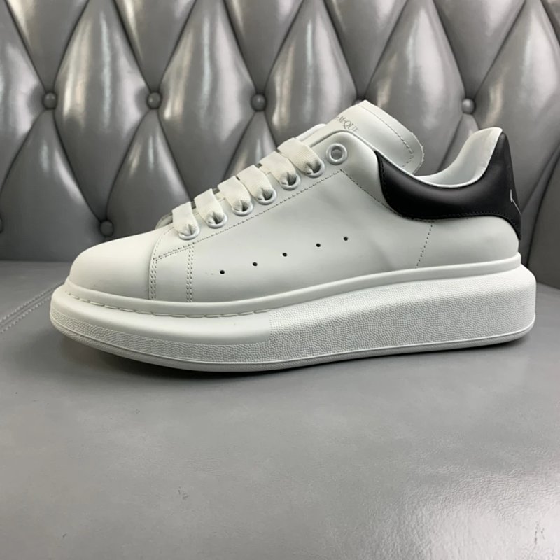McQueen - Sneakers | Women's shoes：35~40. Men's shoes：38~47.