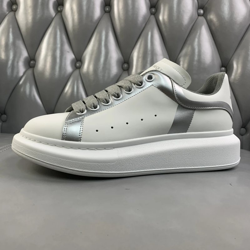 McQueen - Sneakers | Women's shoes：35~40. Men's shoes：38~47.