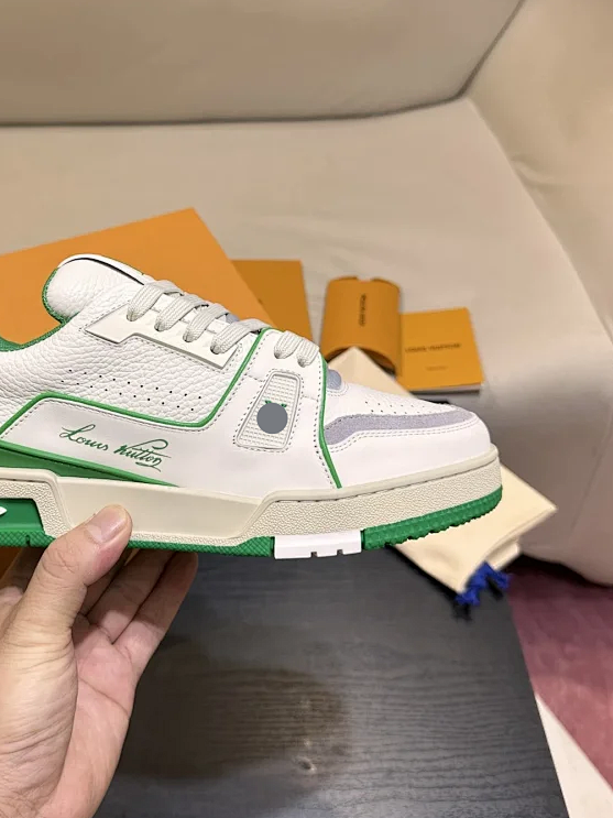 L@V  Trainer  Sneakers  | Women's shoes：35~39.   Men's shoes：38~45.