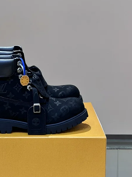 L@V x T*imberland |  shoes Size：39-45.(38，46 customized).