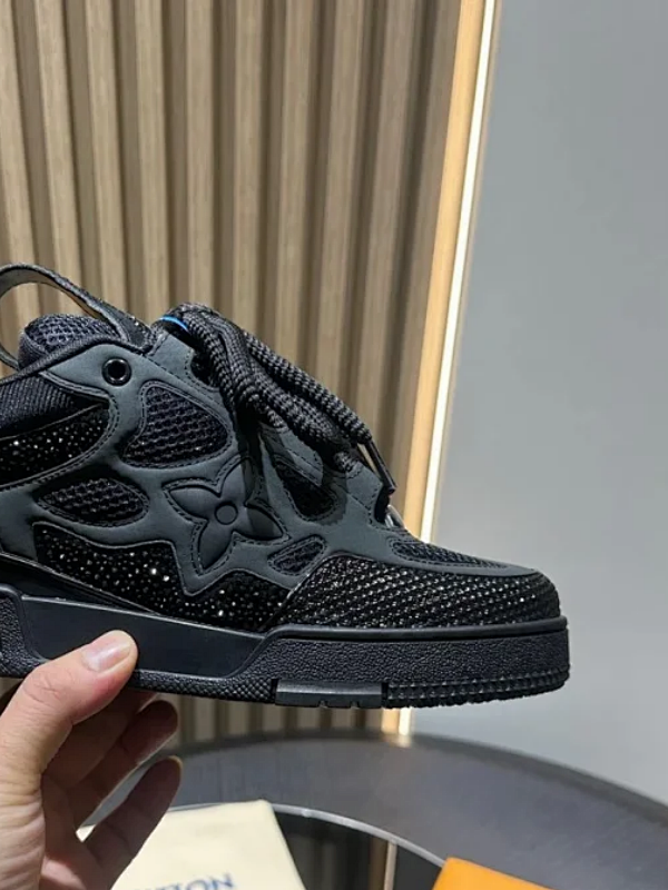 L@V Skate | shoes Size:39-44.(38,45,46customized). Whatsapp : +86 18802034431