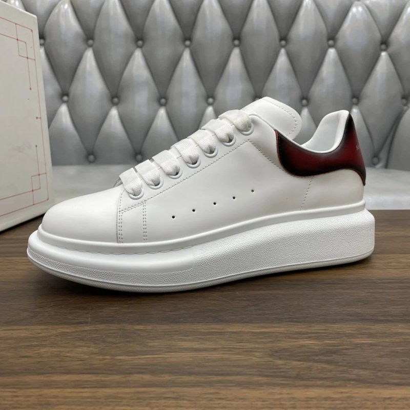 McQueen - Sneakers | Women's shoes：35~40. Men's shoes：38~47.