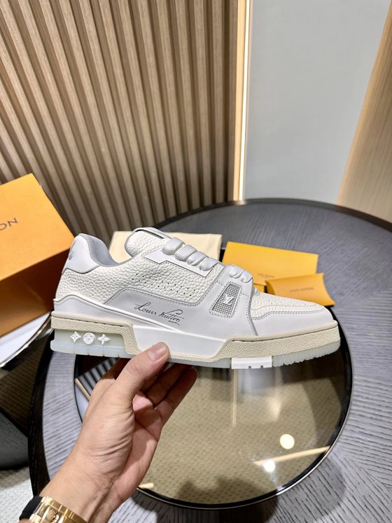 L@V Trainer Sneakers.