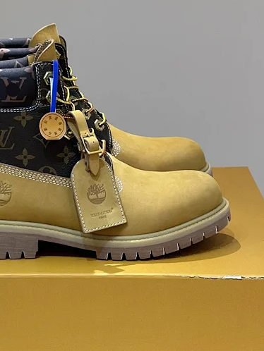 L@V x T*imberland |  shoes Size：38-45.(46 customized).