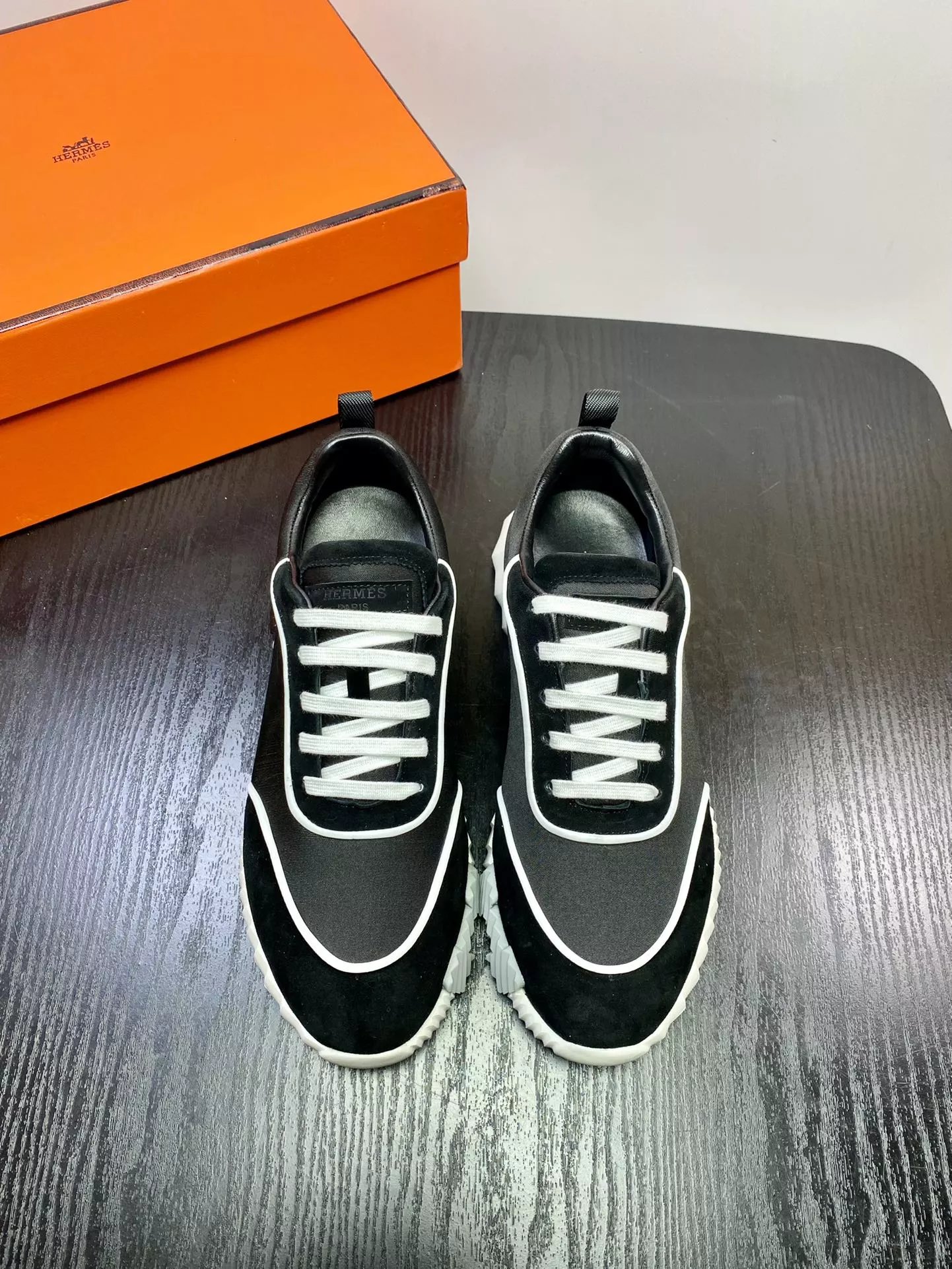 H*ermes  .