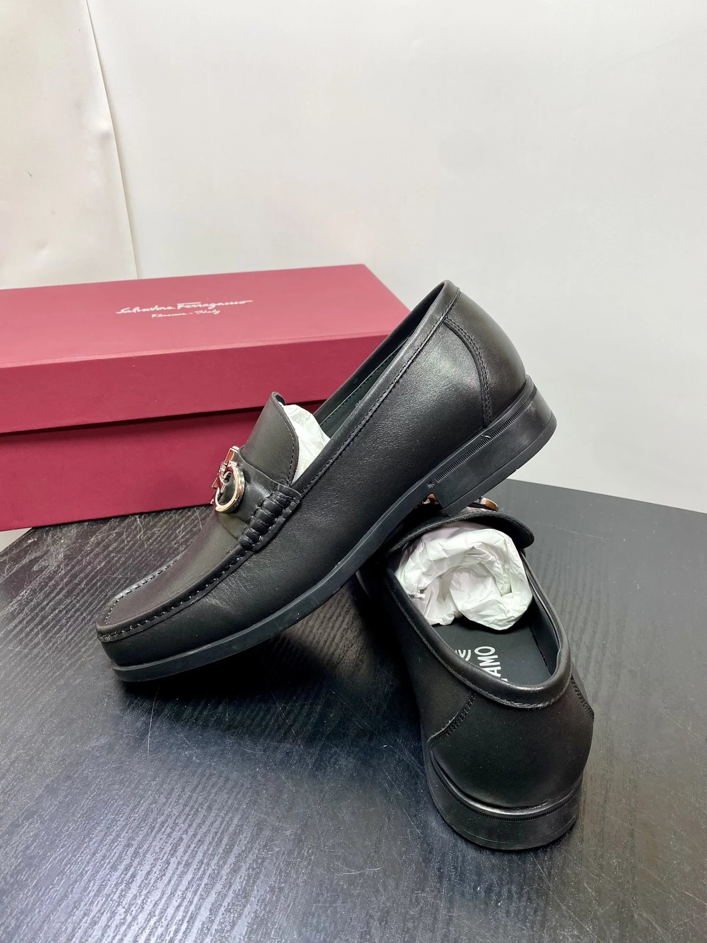 Salvatore Ferragamo Gancini Loafer Black Leather Loafers - 10