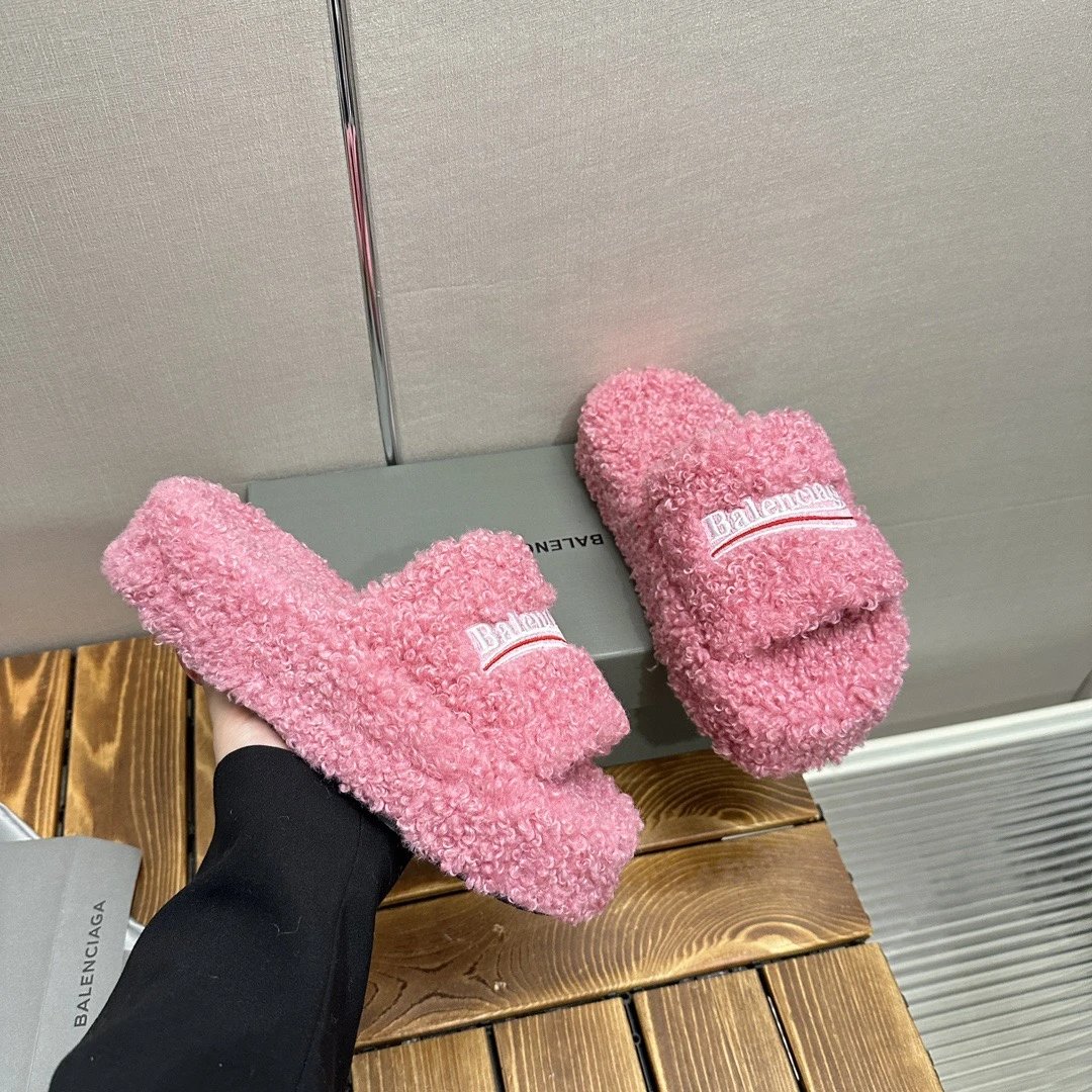 Balenciaga Furry Slide Shearling Pink
