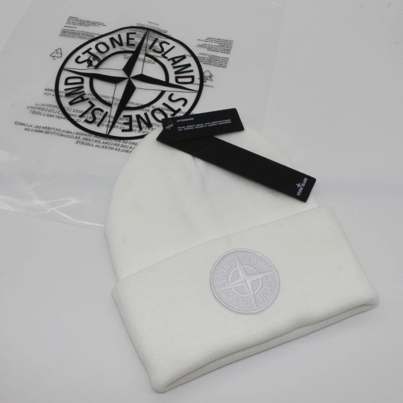 A white round label