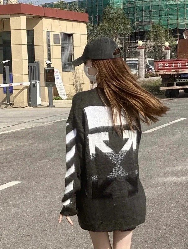 OFF-WHITE SWEATER
