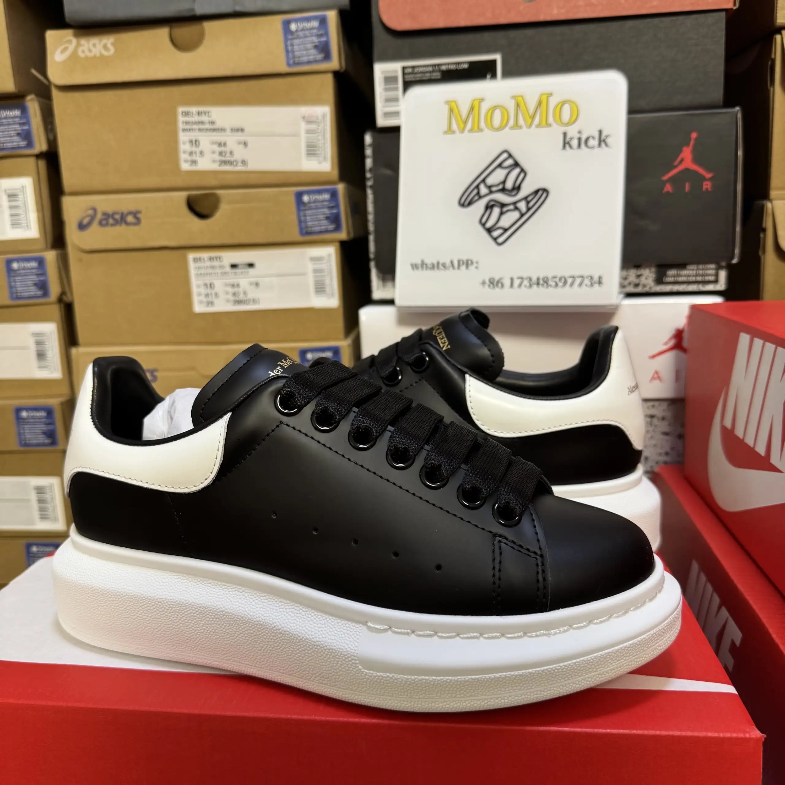 Black - White Heel
