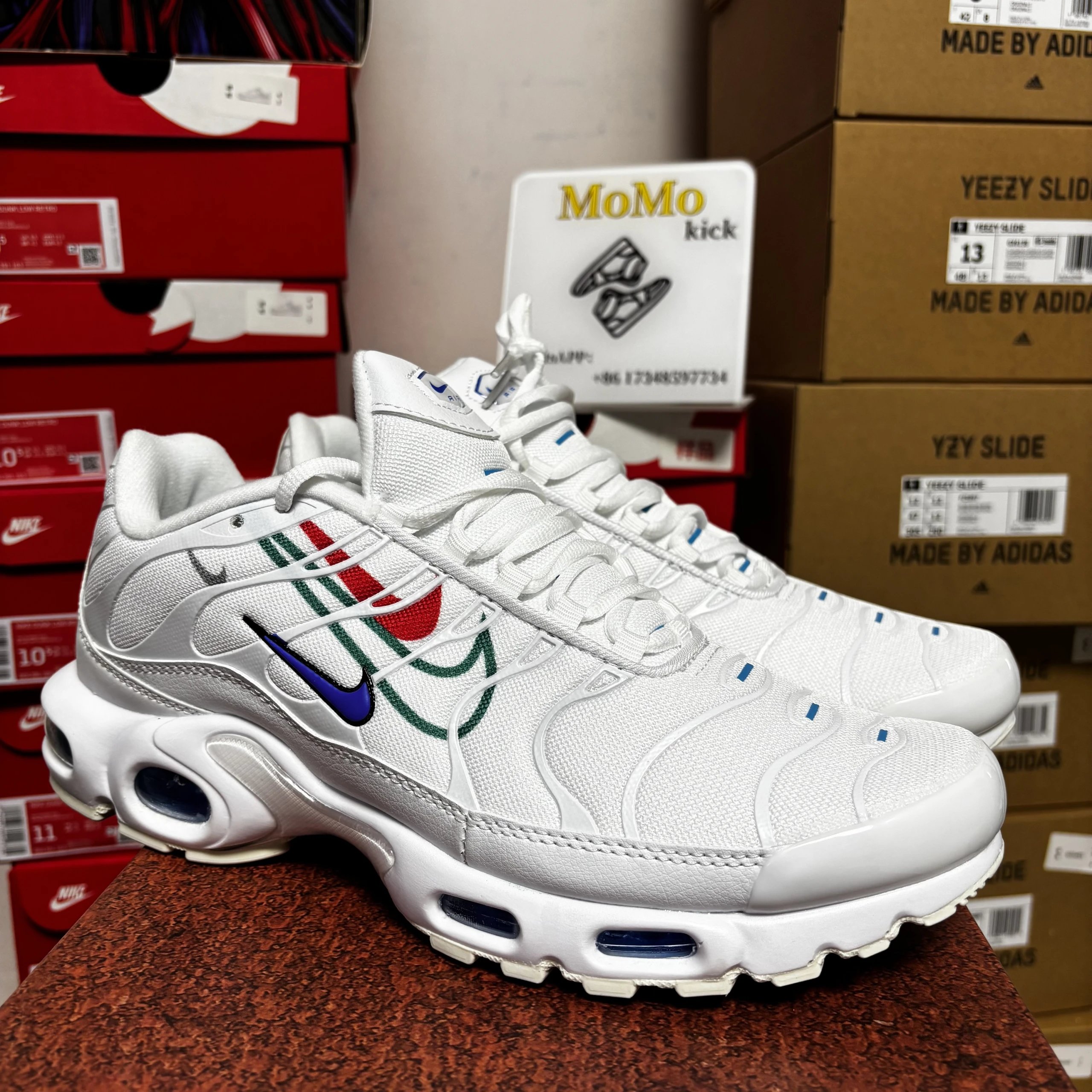 Multi-Swoosh-White