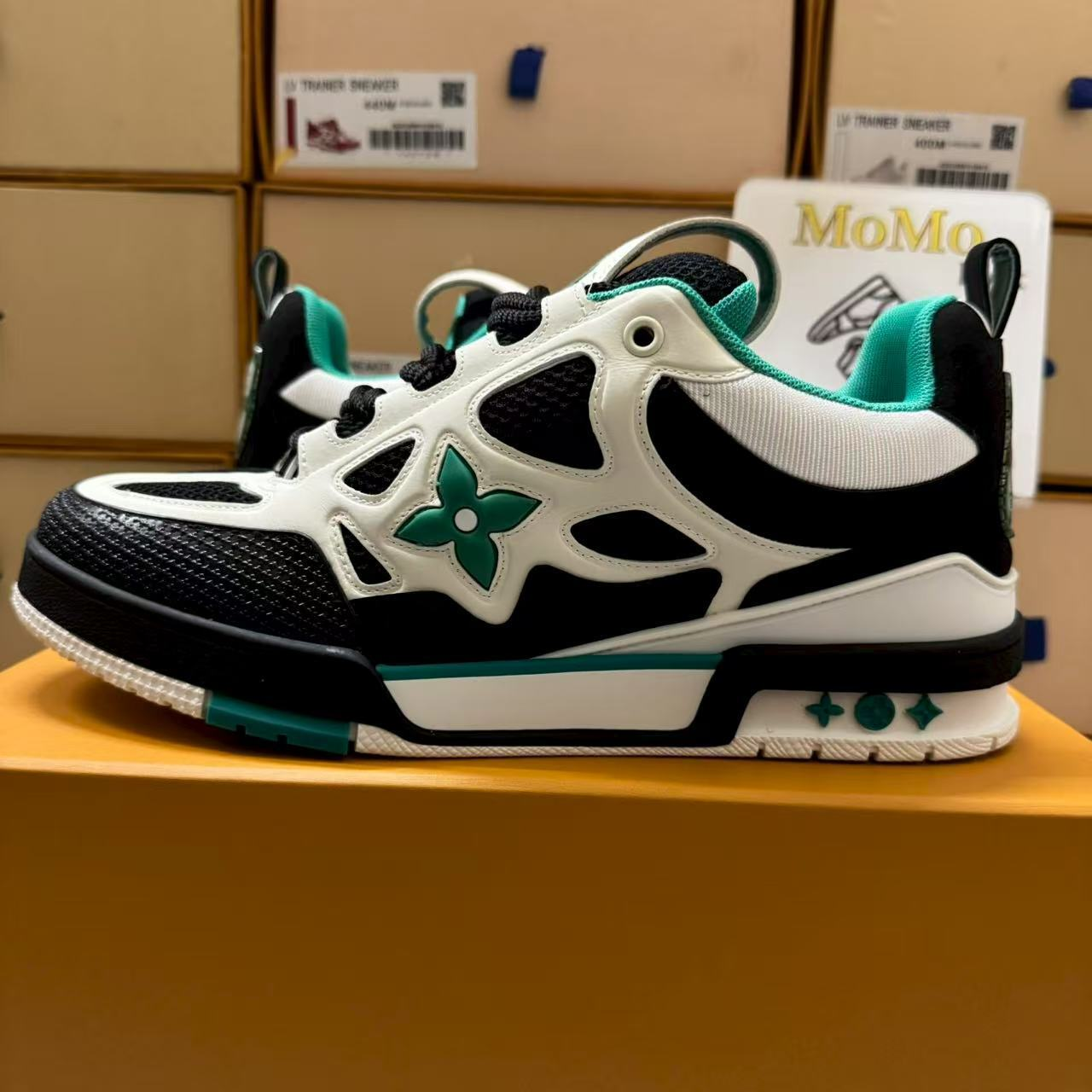 Black White Green