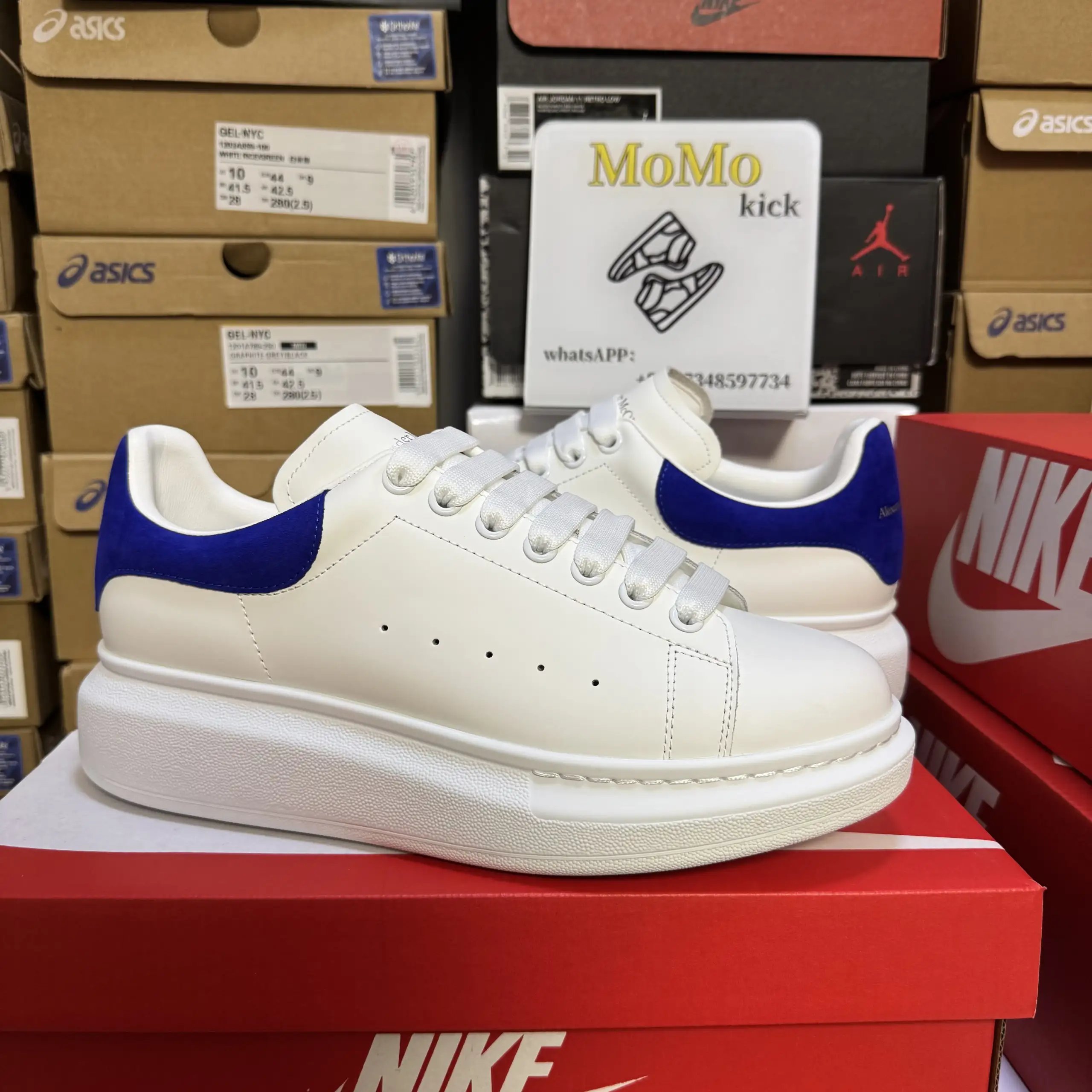 White - Navy Blue Heel