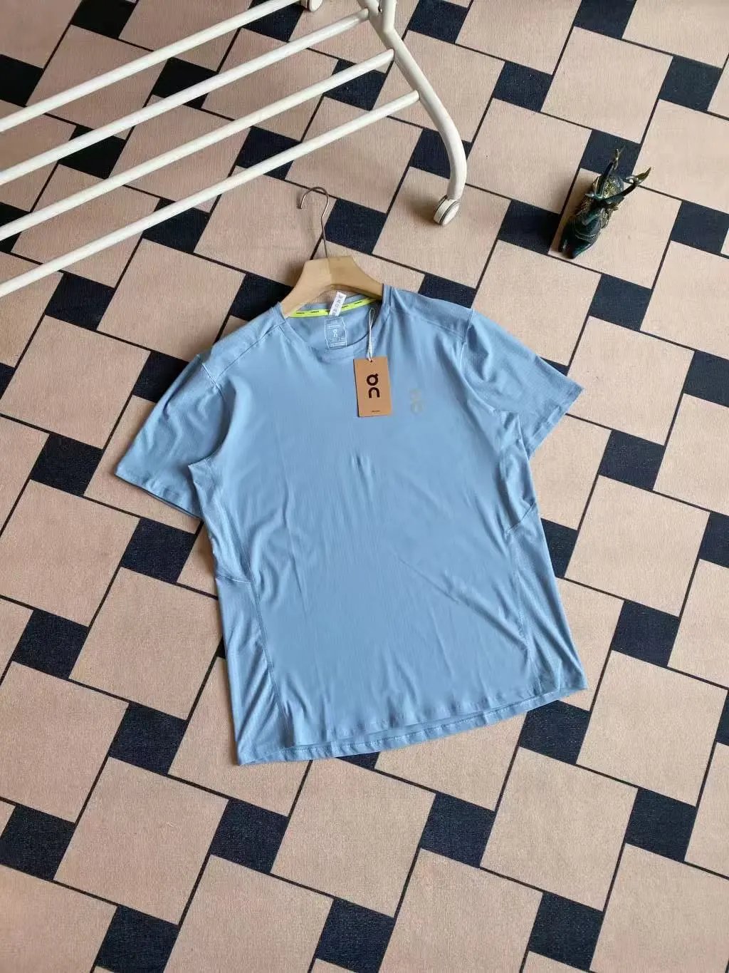 Onon Moisture-Wicking Functional T-Shirt photo 4