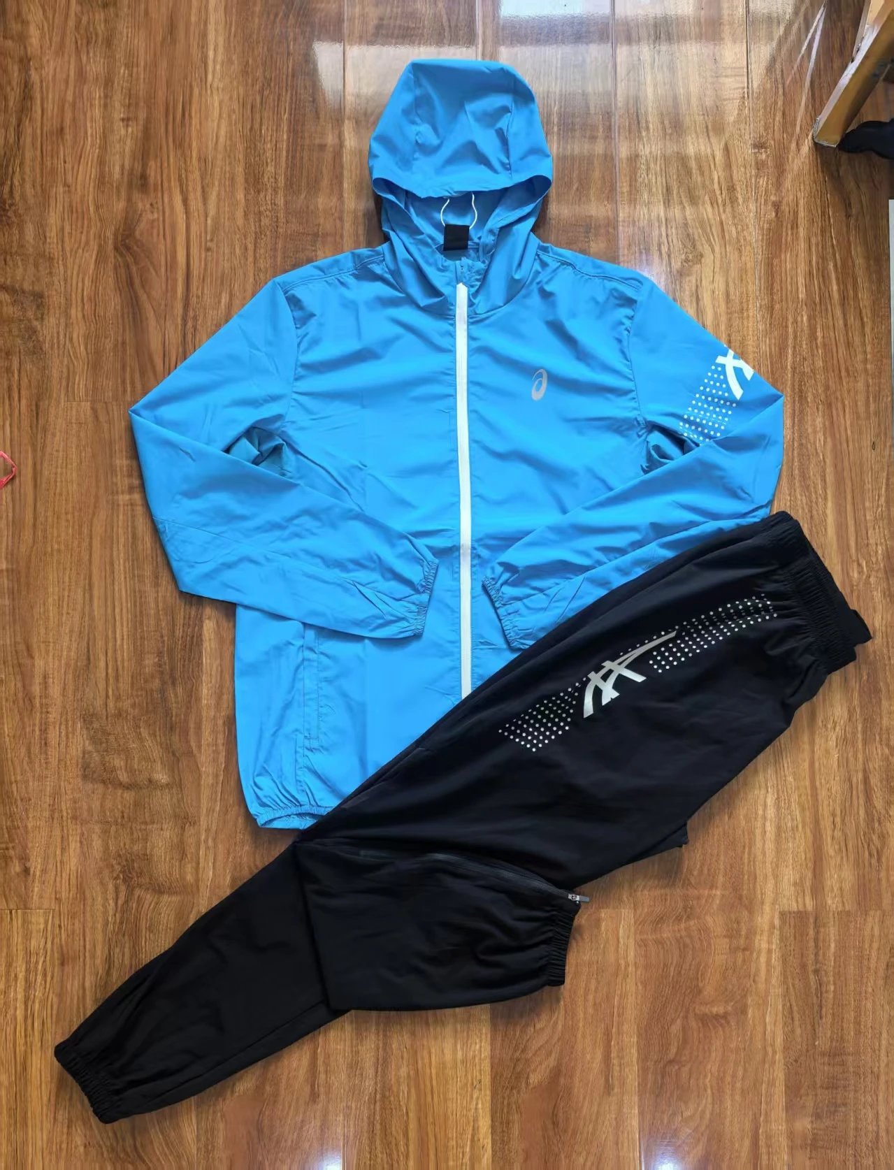 Royal blue jacket+black pants