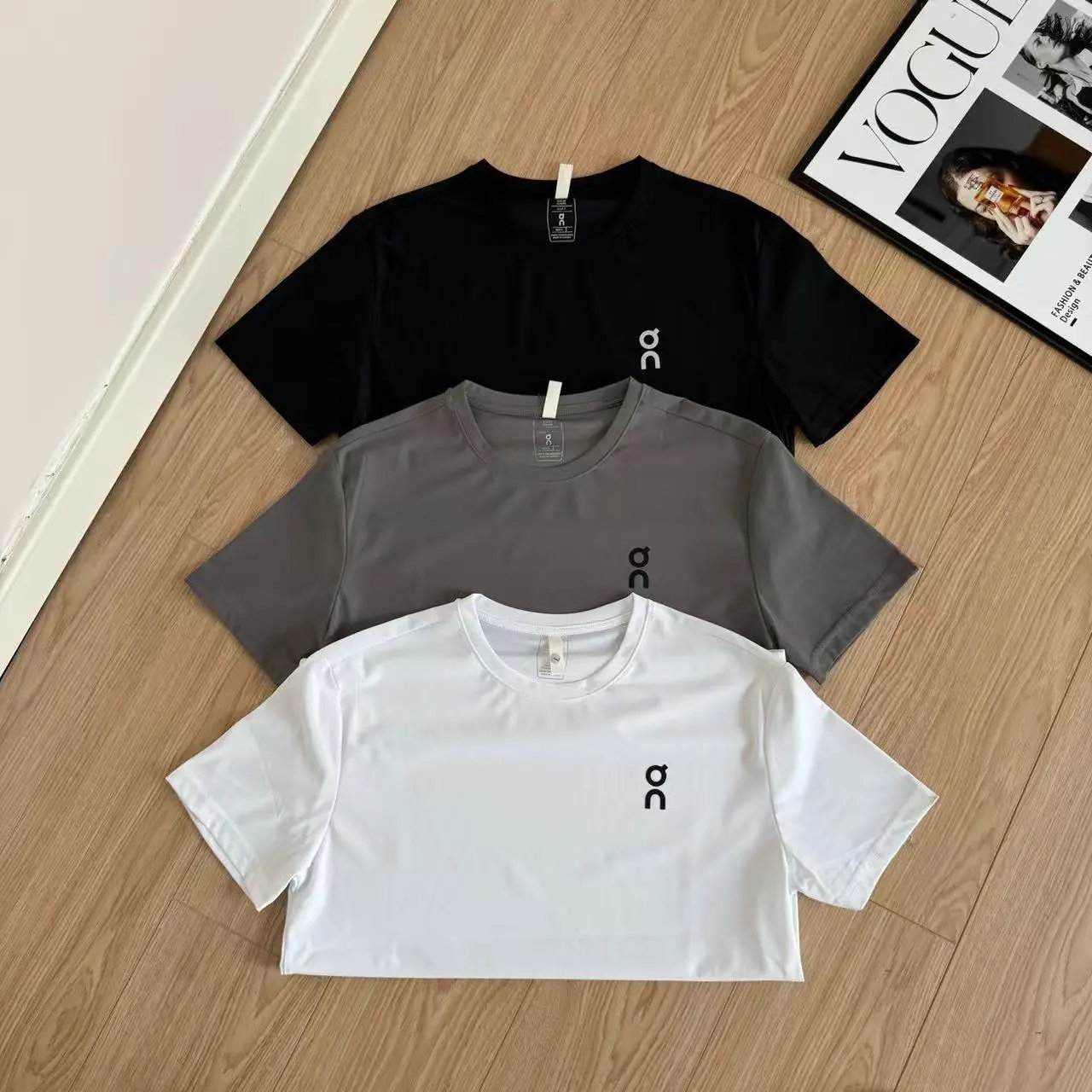 T-Shirt photo 8