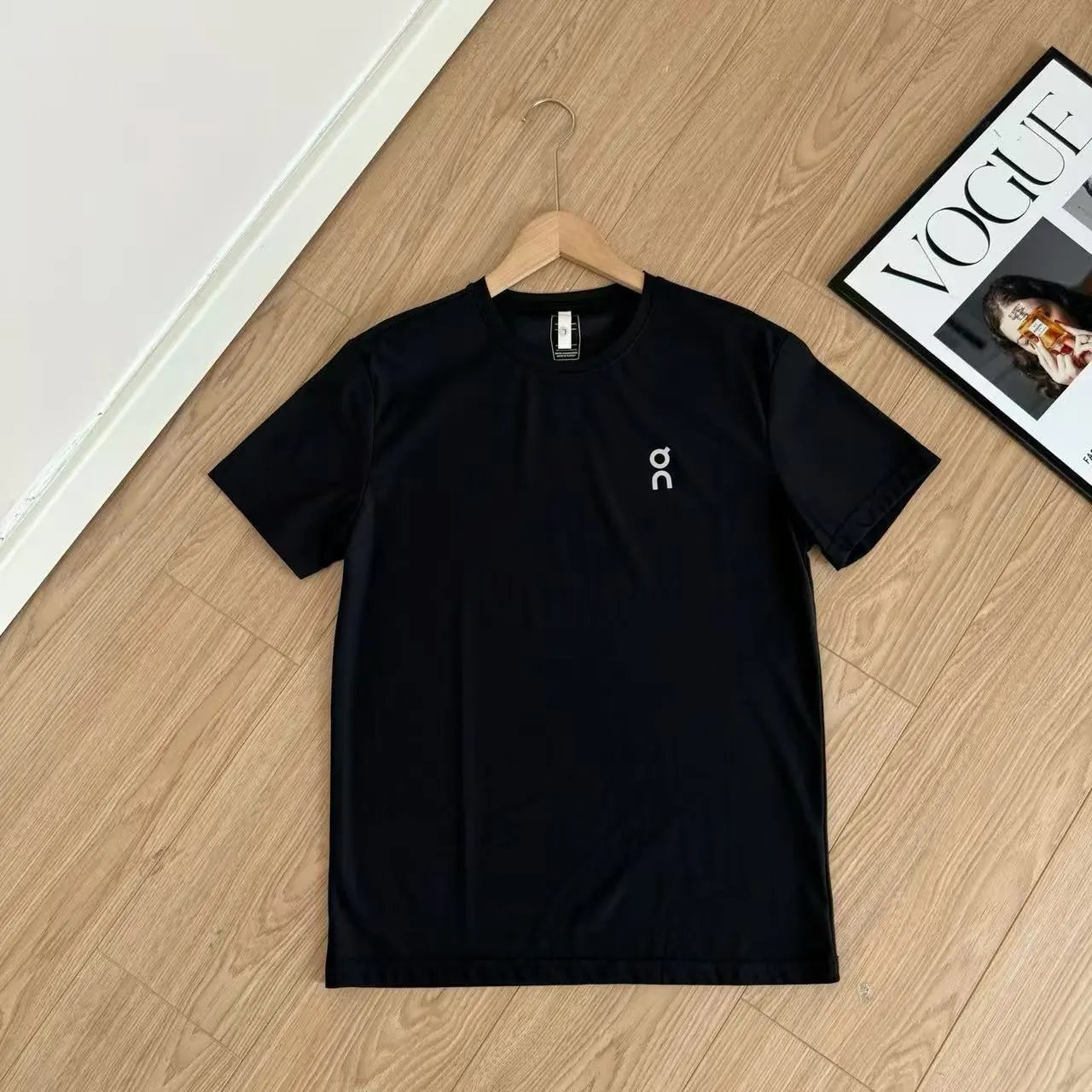 T-Shirt photo 2