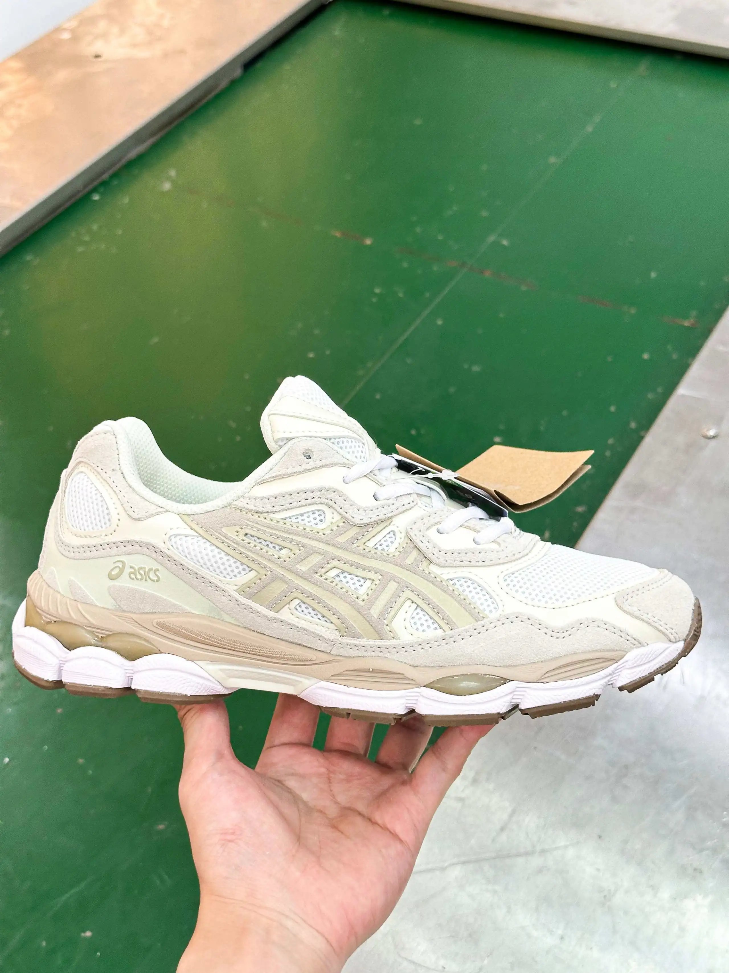 GEL-NYC 1203A663-102