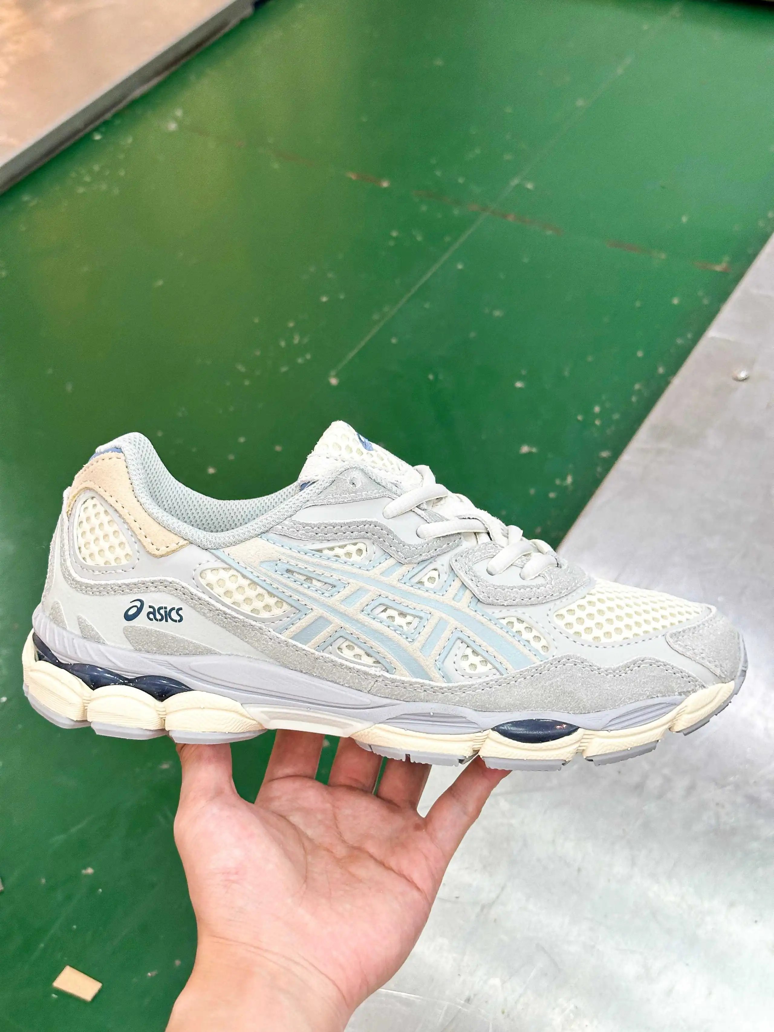 GEL-NYC 1203A372-600