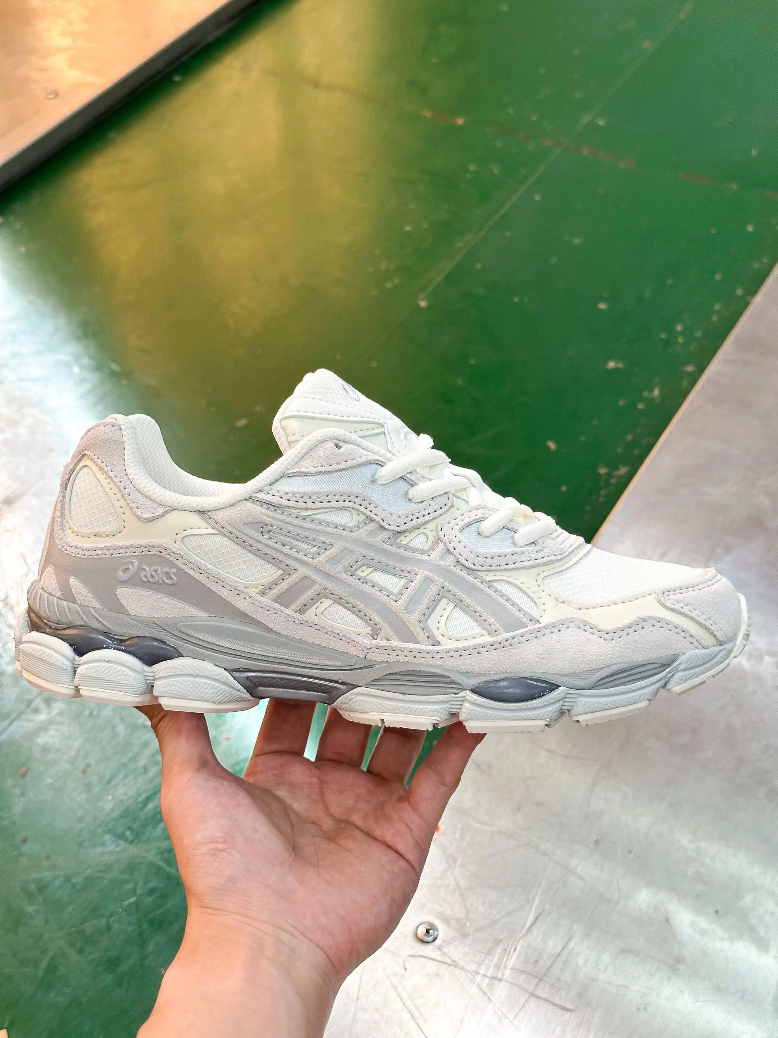 GEL-NYC 1203A739-100