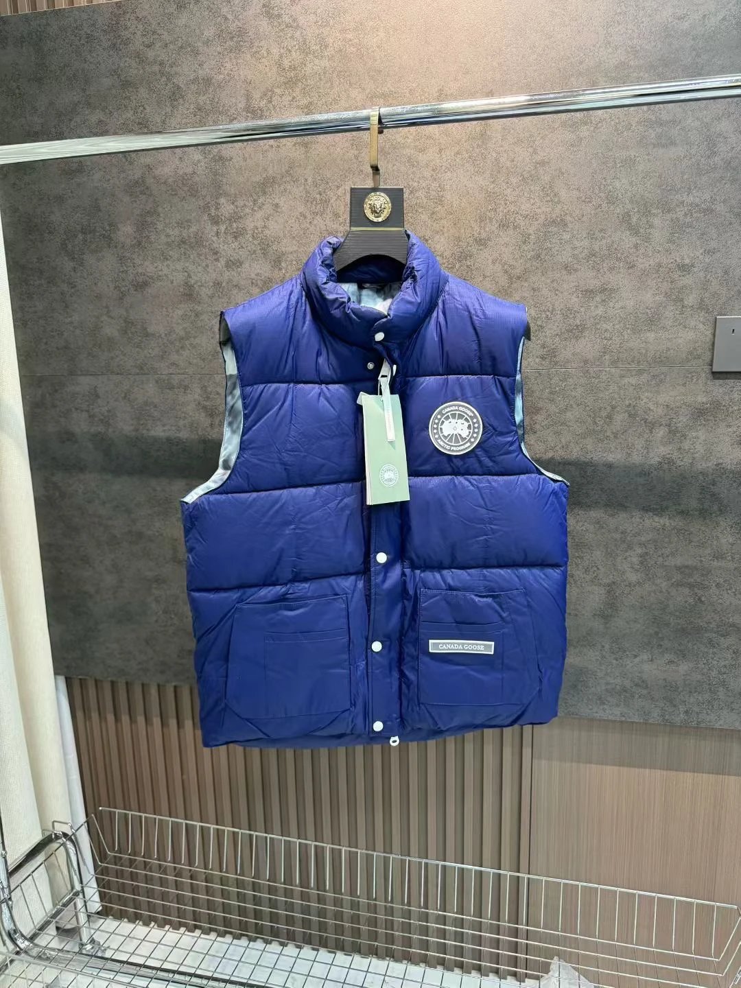 Canada Vest1