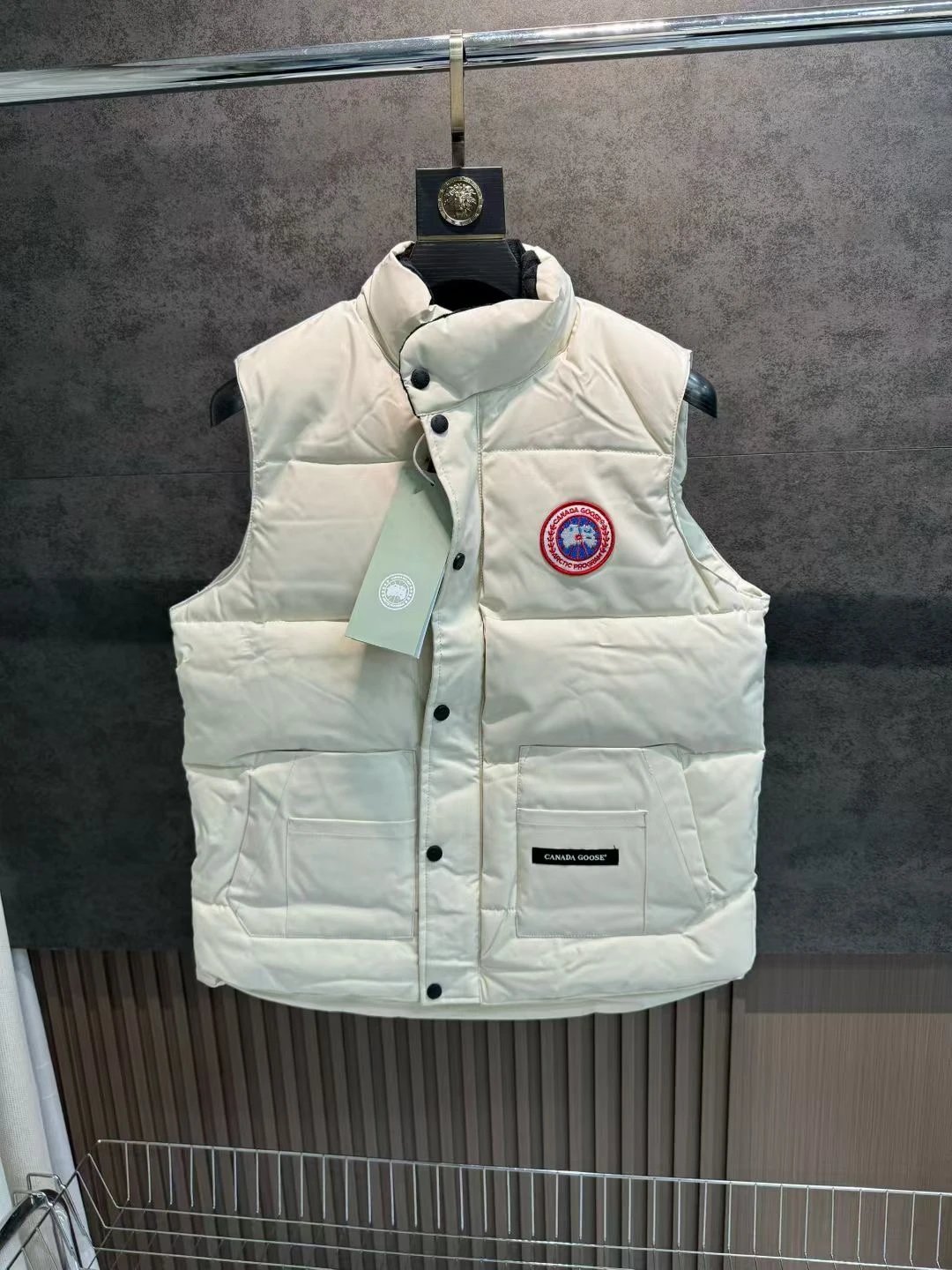 Canada Vest5