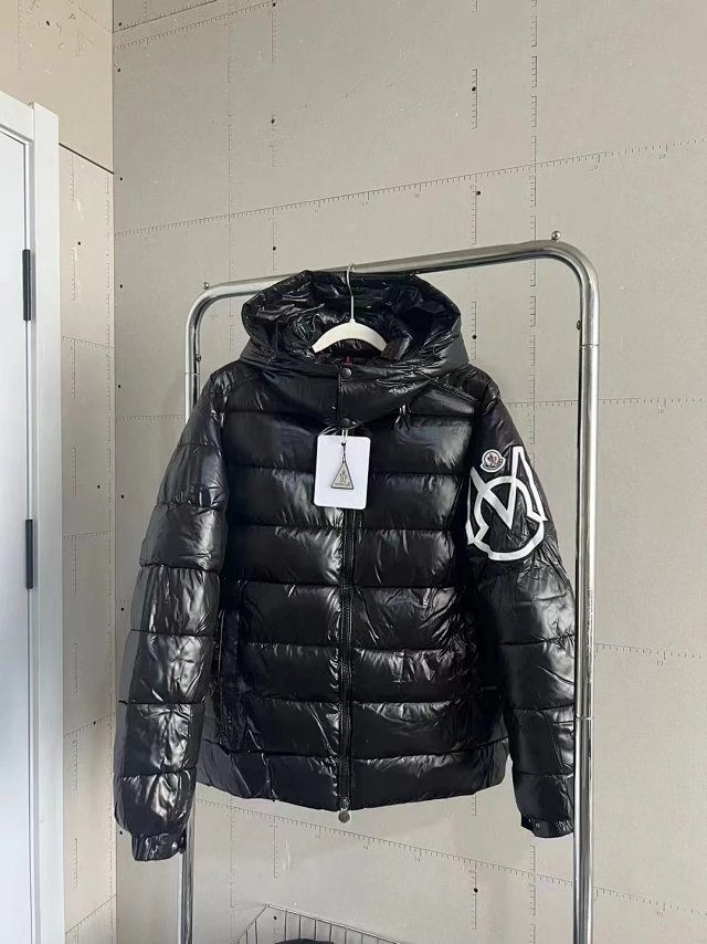 Budget Moncler Puffer Jacket: seller detail photo 5