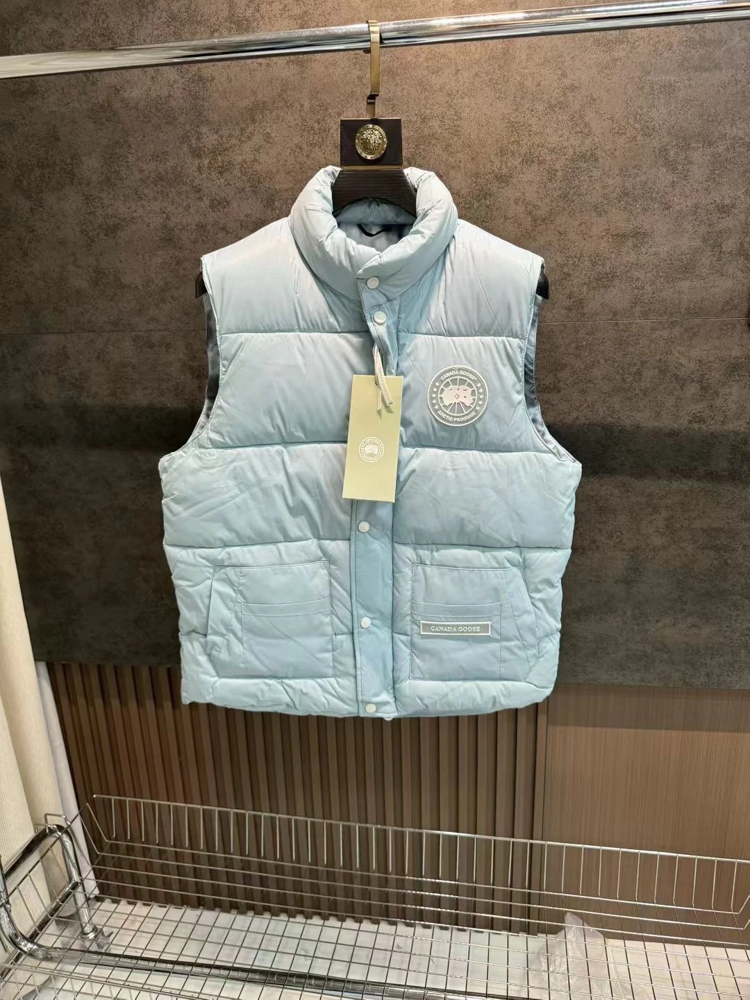 Canada Vest2