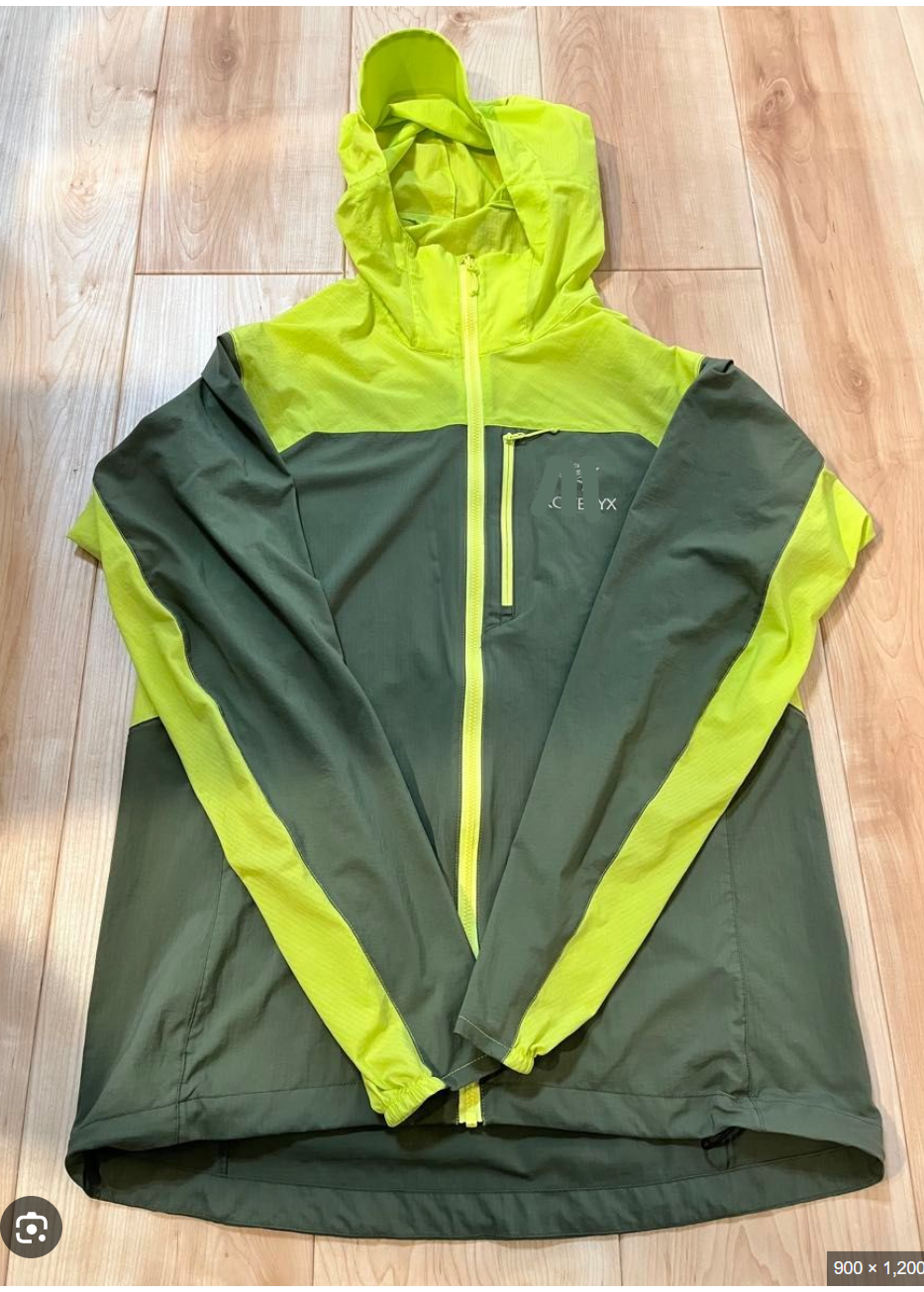 Sunscreen clothing dark green