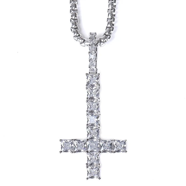 LUXTA Reverse Crossf Necklace: seller detail photo 1