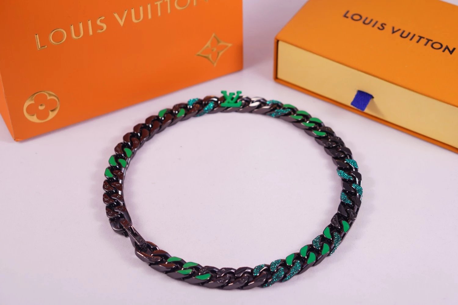 necklace； Green Diamond