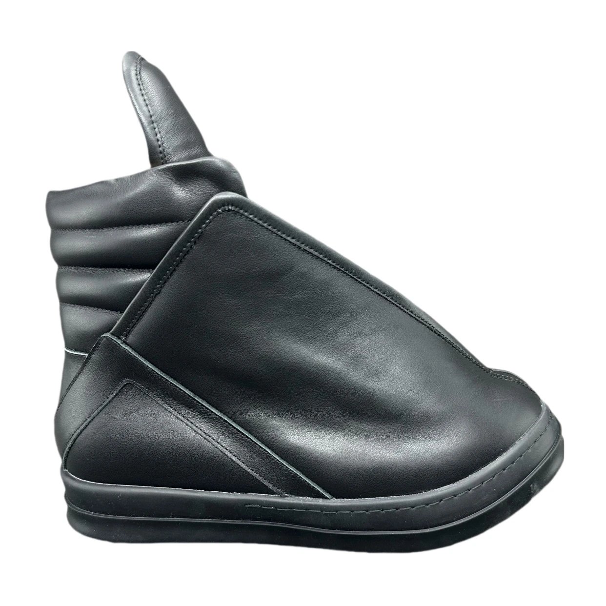 Black-Aircraft Nose
