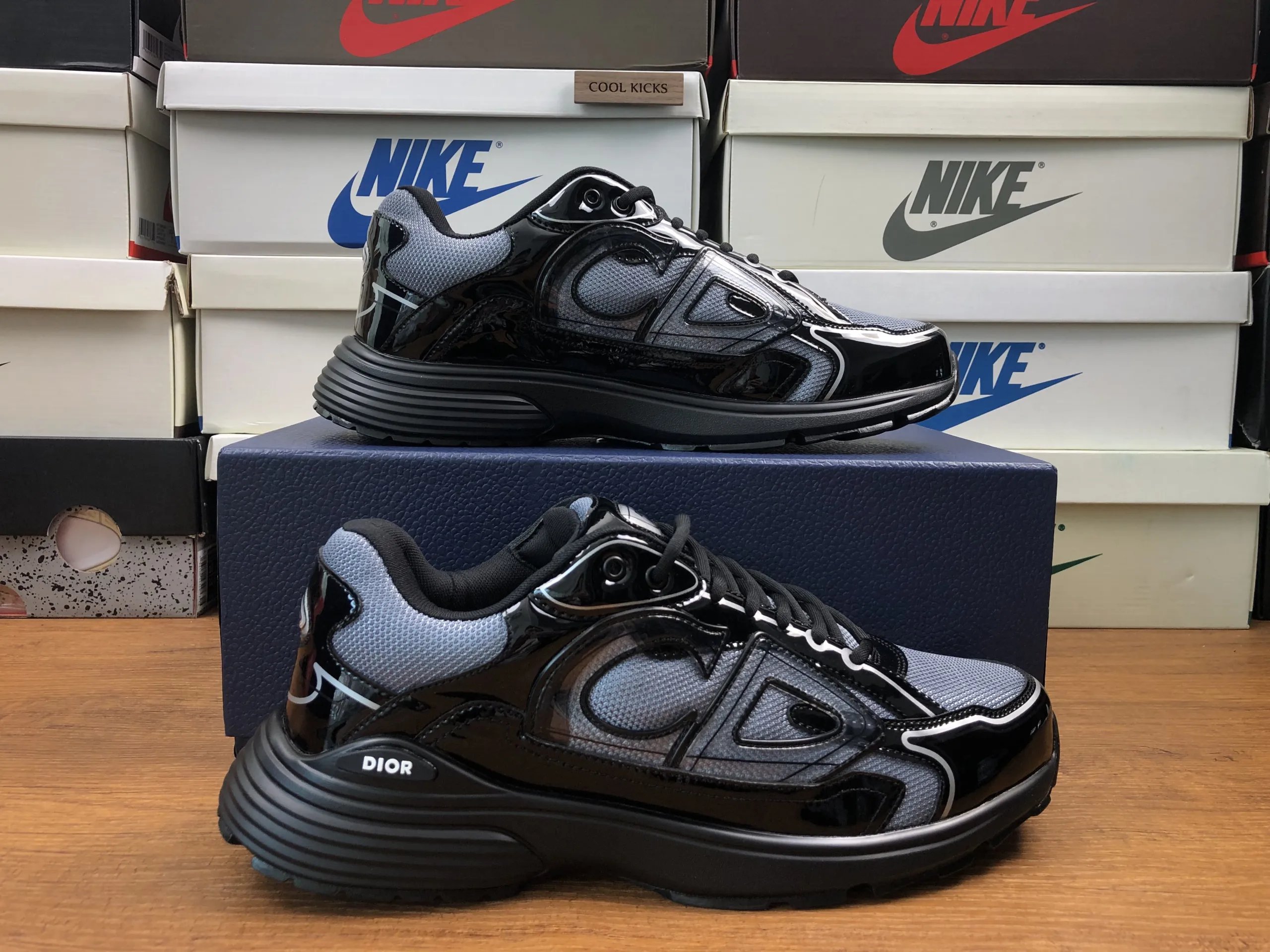 981 LIGHT GREY/BLACK