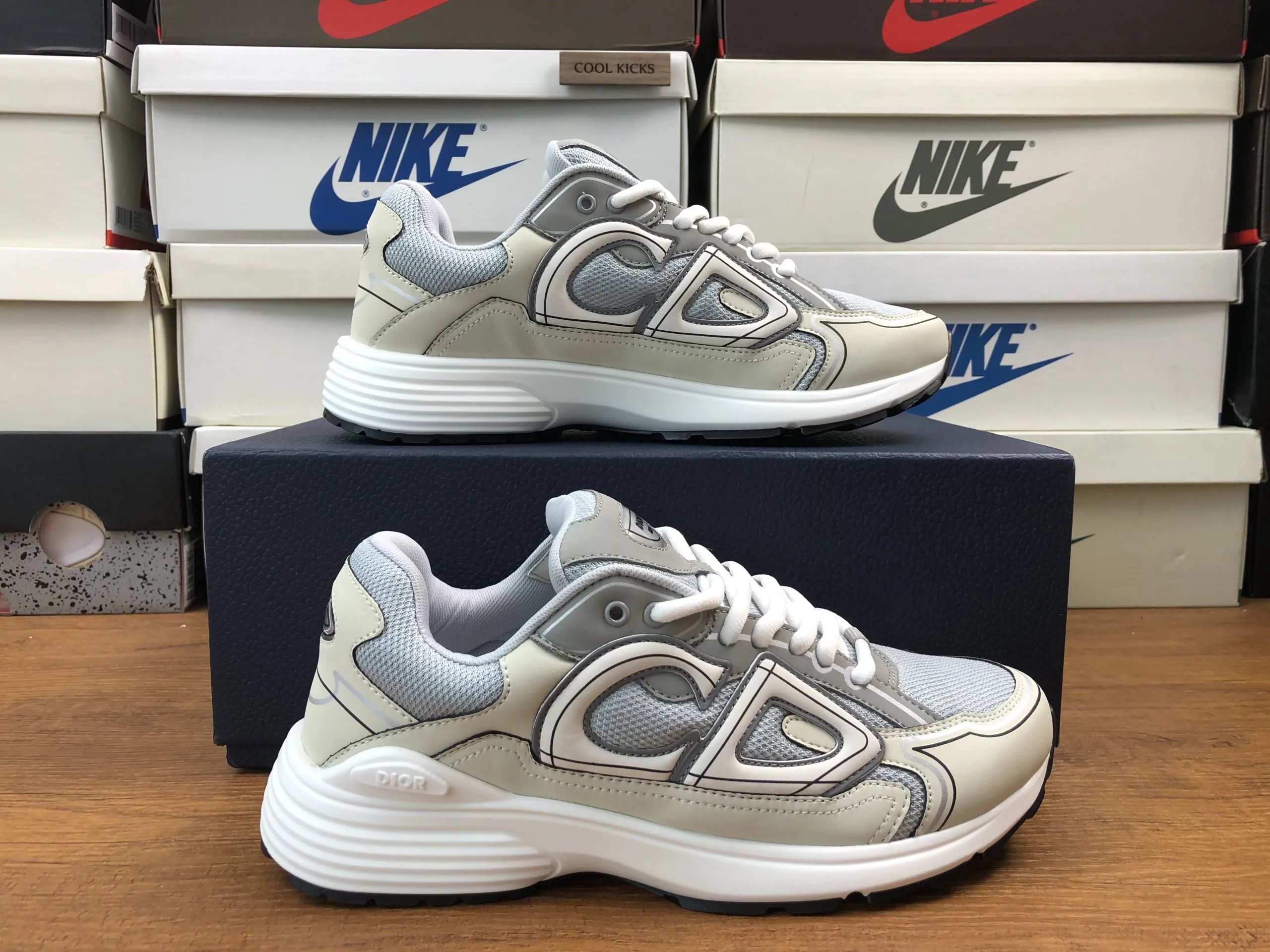 860 GREY/BEIGE