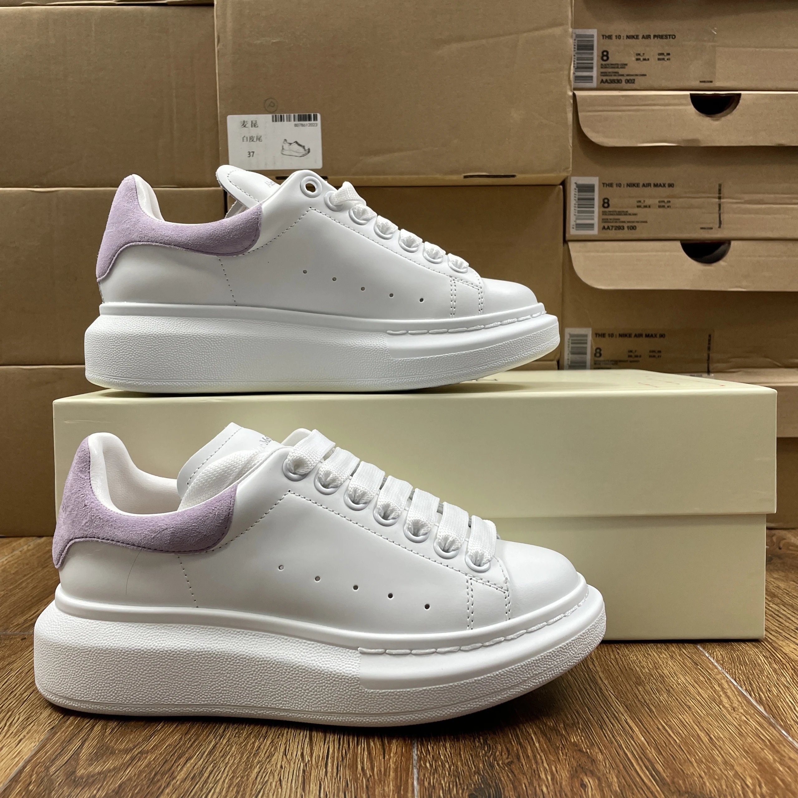 Light purple velvet tail