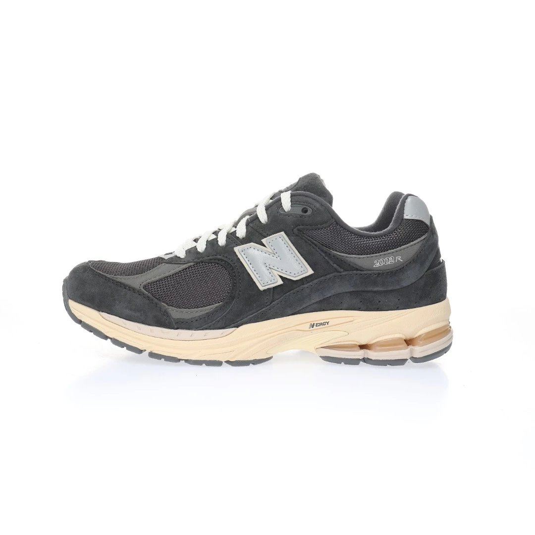 New Balance 2002R 8