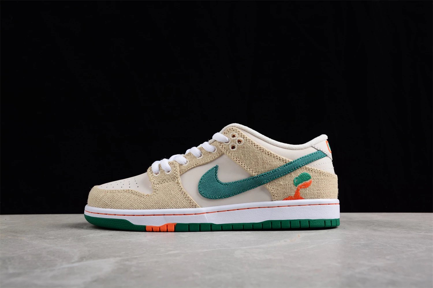Nike sb dunk low white lobster
