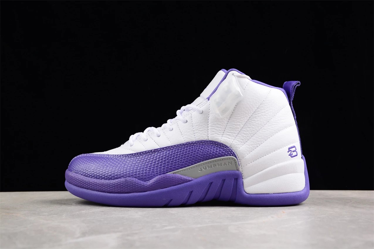 Nike air jordan 12 foto 2