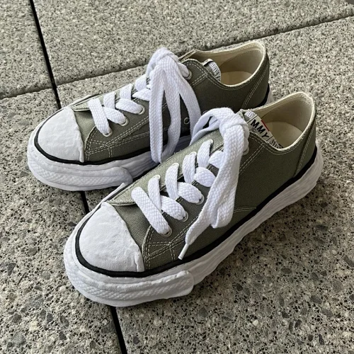 Maison Mihara Yasuhiro Low Peterson Negro y Blanco