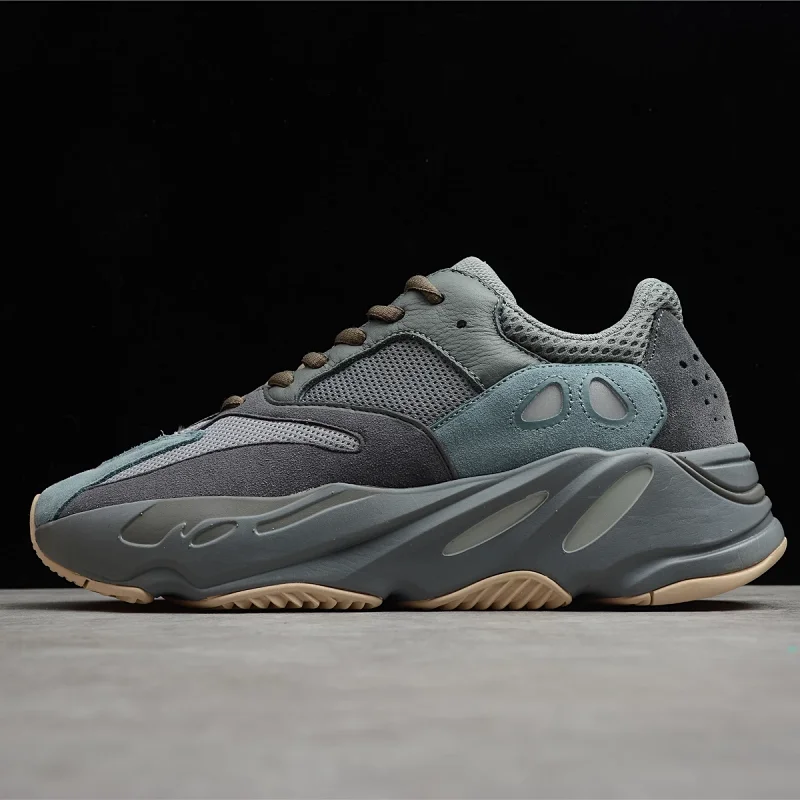 Adidas Yeezy 700 V2 3