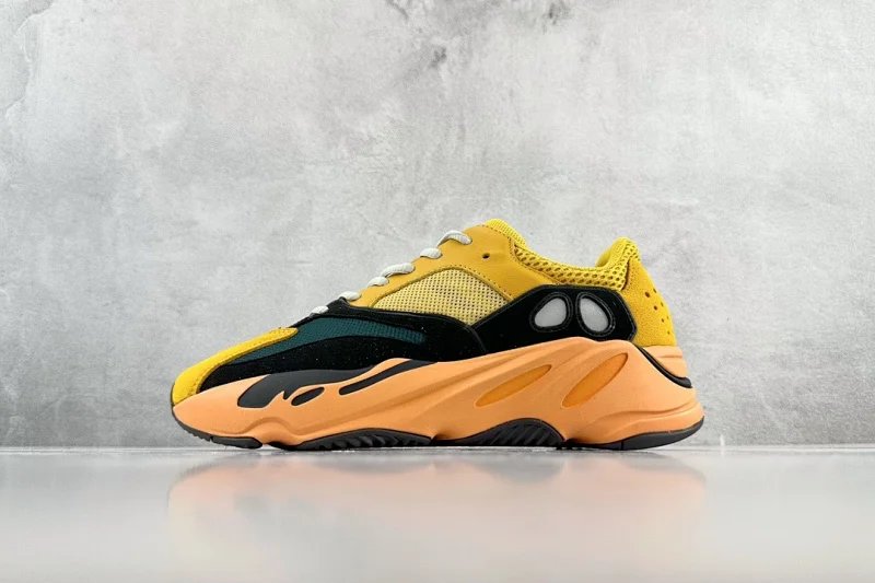 Adidas Yeezy 700 V2 5