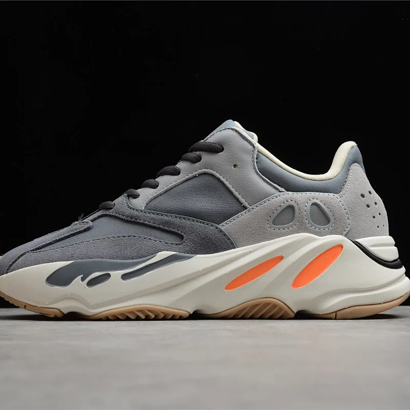 Adidas Yeezy 700 V2 4