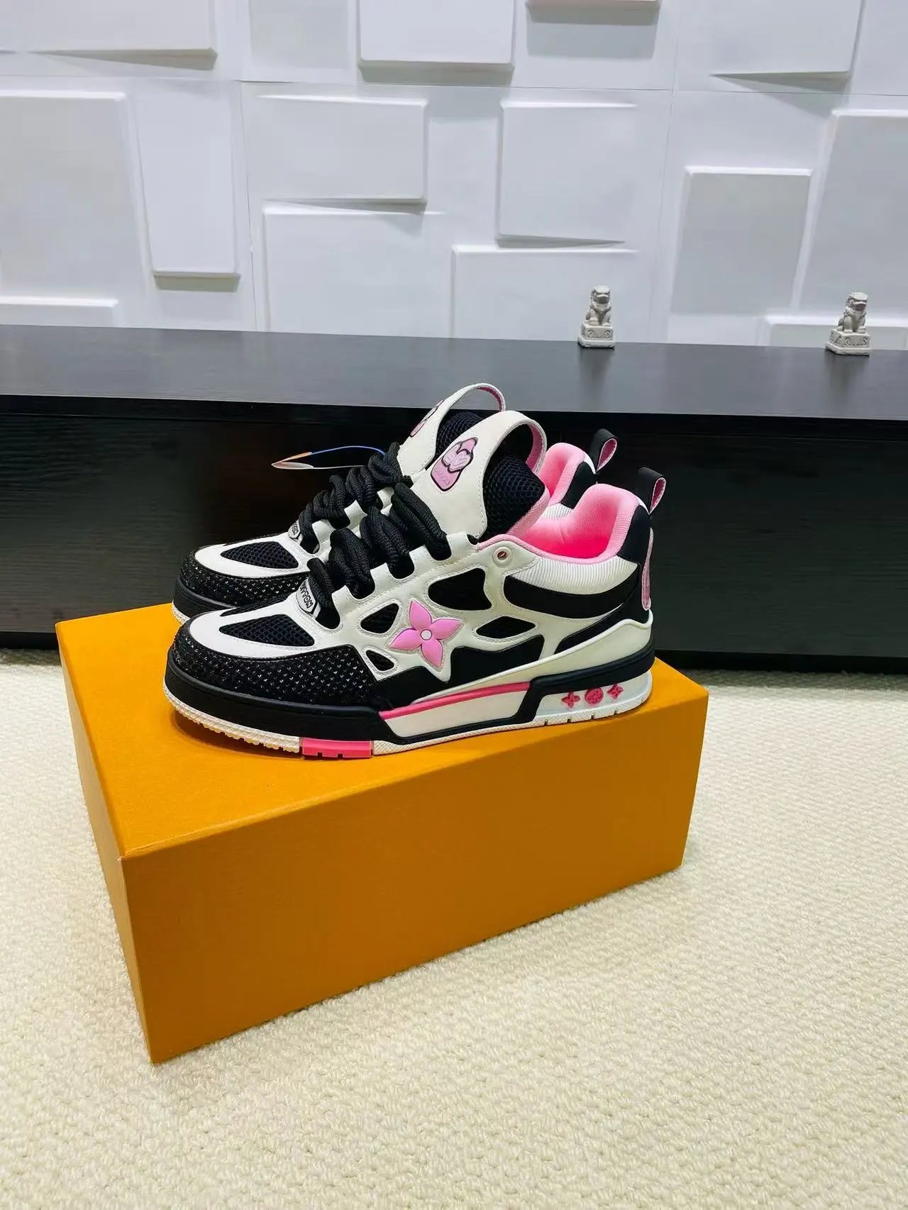 LV Skate Pink Shoes — 1 colorway — USFans Spreadsheet photo