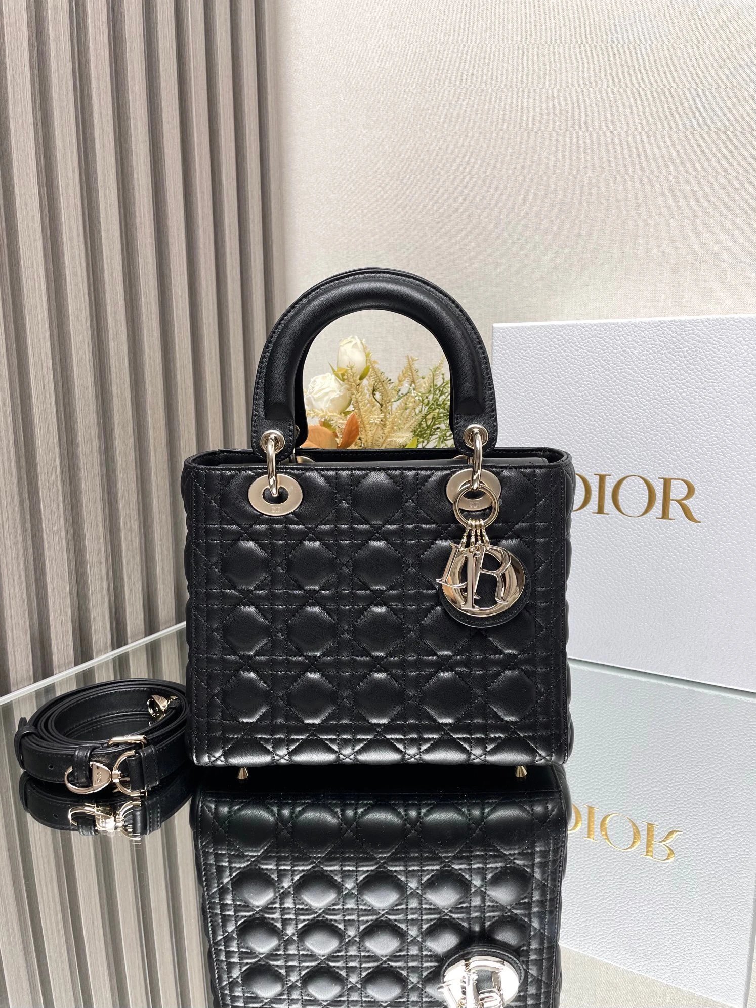 Lady Dior Bag — 1 colorway — USFans Spreadsheet photo